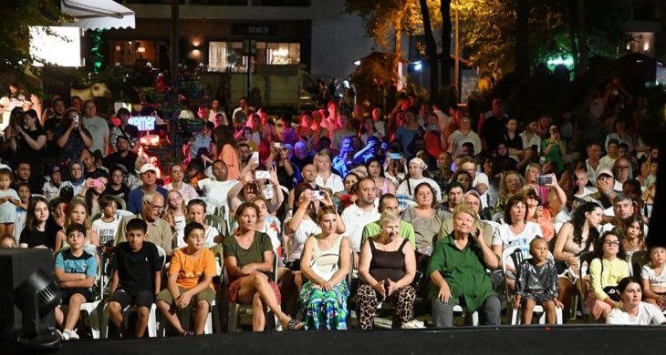 Gürcü Dans Topluluğu’ndan Kemer’de kültür şöleni