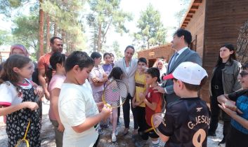 Vali Bilgihan’dan Karakent’e eğitim ve tarım ziyareti