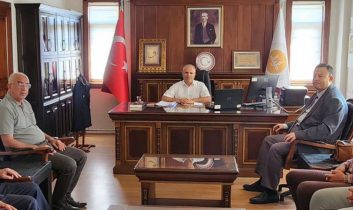 AK Parti İlçe Başkanı Halil Etili’den Müftü Süsün’e hayırlı olsun ziyareti