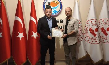 Vakfıkebir İlçe Emniyet Müdür Vekili Karaman, veda etti