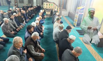 Ailece Sabah Namazı Yakabağlar Camii’nde Gerçekleşti