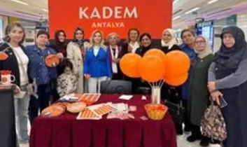 AK Kadınlar turuncu rozetle farkındalık oluşturdu