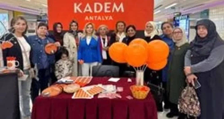 AK Kadınlar turuncu rozetle farkındalık oluşturdu