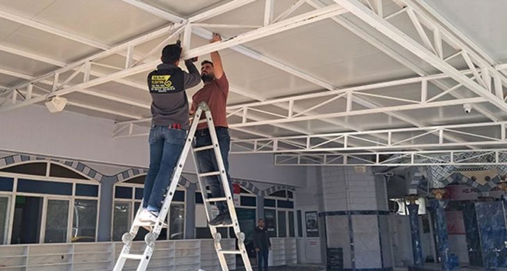 Serik’te Şimşek Tuzcoğlu Camisi’ne zarar verdi