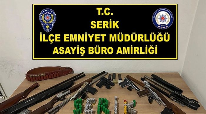 Serik’te 12 adrese eş zamanlı baskın: 8 gözaltı