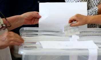 6 belde ve yüzlerce mahallede seçmenler sandık başına gidiyor