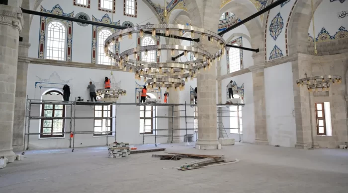 6 Şubat depremlerinde ağır hasar gören Yeni Cami eylülde açılacak