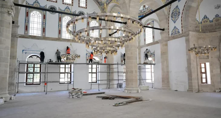 6 Şubat depremlerinde ağır hasar gören Yeni Cami eylülde açılacak
