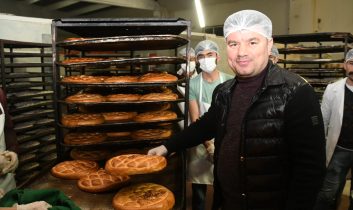 Tahinliyle Gelen Mutluluk: 15 Bin Aile Başkan Dinçer’e Teşekkür Etti