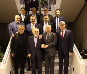 Aksaray’da Ekonomi Zirvesi Gibi İftar: Rifat Hisarcıklıoğlu ve İş Dünyası Aynı Sofrada