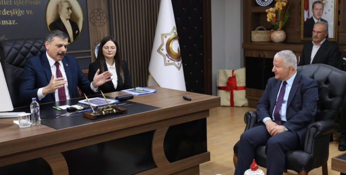 Bakan Çiftçi, Daha Önce Kaymakamlık Yaptığı Gülağaç’a Ziyarette Bulundu