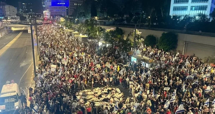 İsrail’de hükümet karşıtı grev ve protestolara 1 milyondan fazla katılım