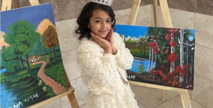 7 Yaşındaki Ayfer Sena Yaşar’dan İlk Kişisel Sergi