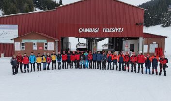 Zirvede hayat kurtaran tatbikat