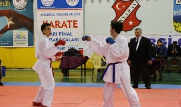 Aksaray’da Analig Karate Yarı Final Müsabakaları Yapıldı
