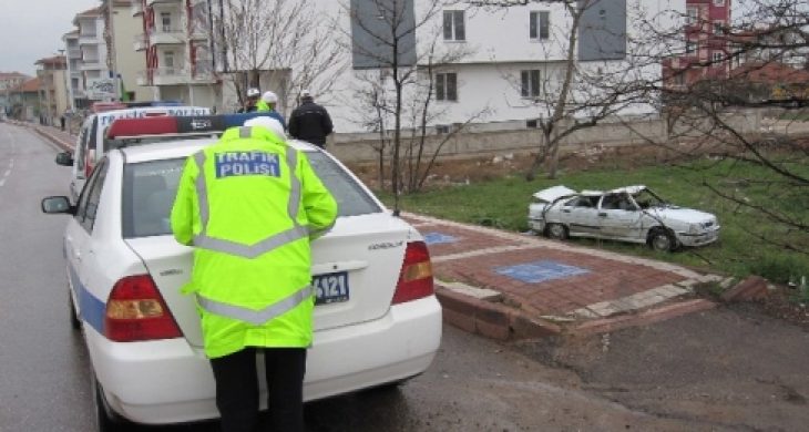 Otomobil Takla Attı: 1 Yaralı