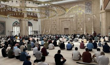 Kars’ta Eller Berat Kandili için semaya kalktı