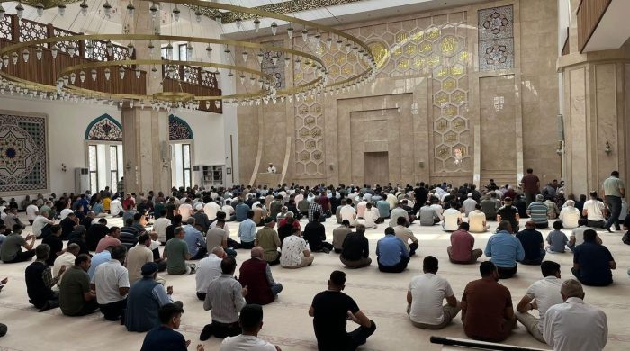 Kars’ta Eller Berat Kandili için semaya kalktı