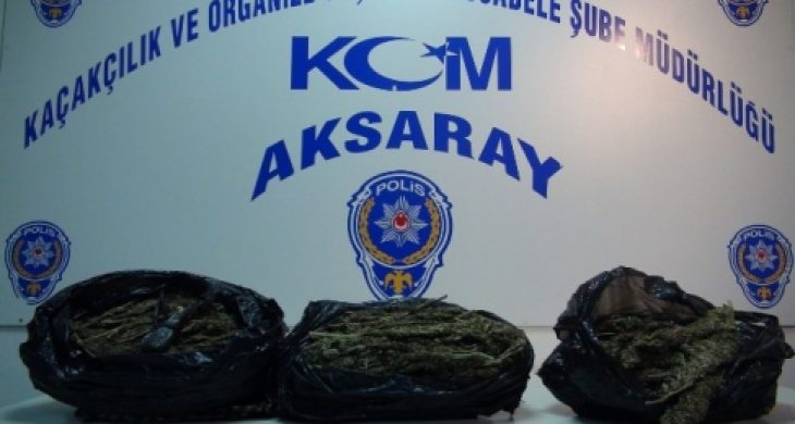 Otomobilde 2 Kilo 900 Gram Kubar Esrar Çıktı