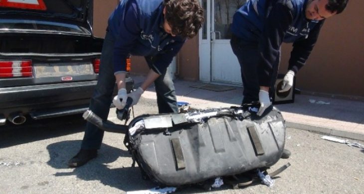 Benzin Deposundan Esrar Çıktı