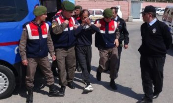 Dört Kişiyi Öldüren Zanlı Tutuklandı