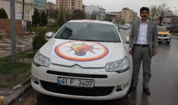 AK Parti İçin Arabasıyla Yola Çıktı
