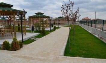 Yenikent Kasabası Yeni Parkına Kavuştu