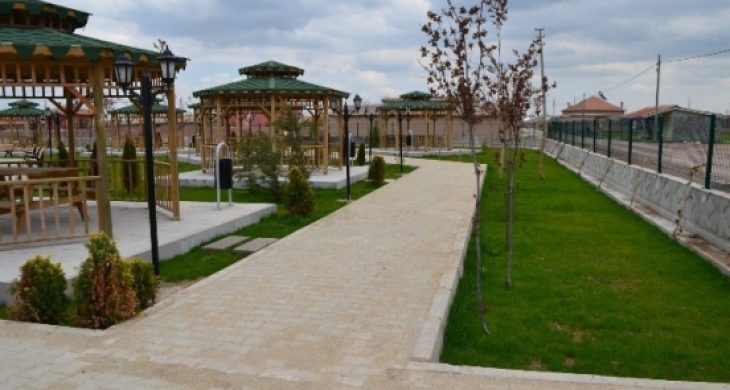 Yenikent Kasabası Yeni Parkına Kavuştu