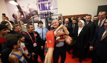 Bakan Bak, çok daha fazla gencimizin spor yapmasını istiyoruz