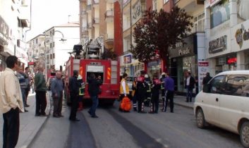 Soba Yangını Paniğe Neden Oldu