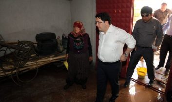 Aksaray Belediyesi Sel Yaralarını Sarıyor