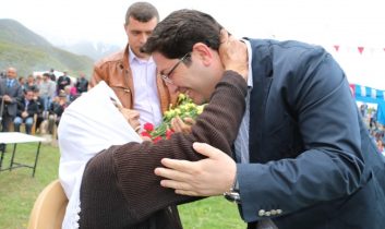 Cennetle Müjdelenen Annelerimizin Anneler Günü’nü Kutluyorum