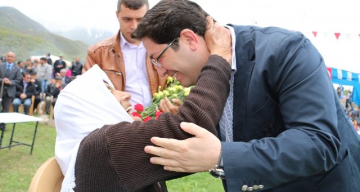 Cennetle Müjdelenen Annelerimizin Anneler Günü’nü Kutluyorum