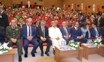 ASÜ Akademik Yılı Açılışını Yaptı