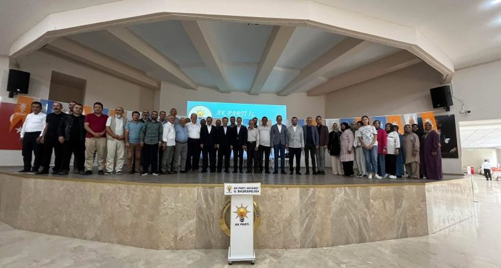 Ak Parti Mahalle Başkanları ile buluştu