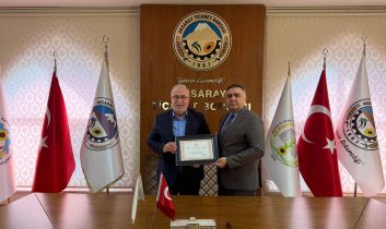 Aksaray Ticaret Borsası Başkanı Hamit Özkök’e Teşekkür Belgesi Takdim Edildi