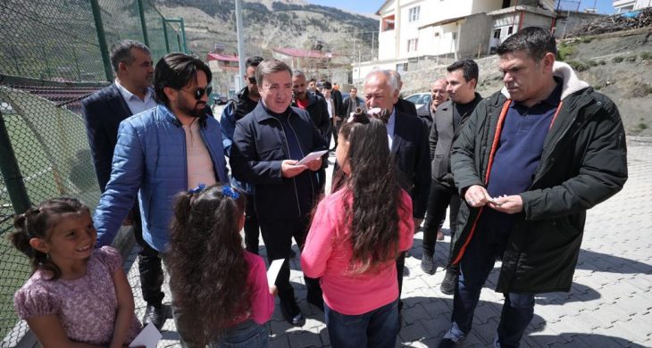 Aksaray Valisi Hamza Aydoğdu Bayramı deprem bölgesinde geçiriyor