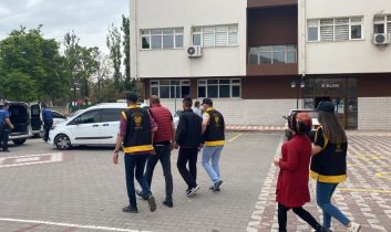 Aksaray’da çeşitli suçlardan aranan 2 şahıs yakalandı