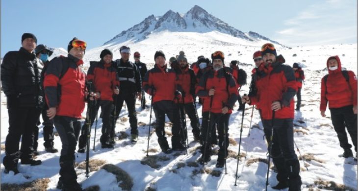 Aksaray’da ‘Hasandağı Yunus Emre Zirve Tırmanışı’ gerçekleştirildi