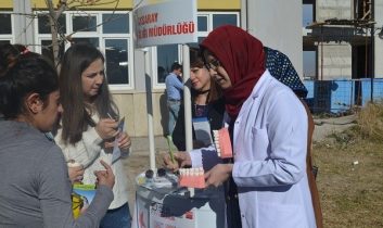 Asü Öğrencilerine Diş Taraması Yapıldı