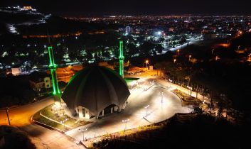 Bedir Muhtar Camisi Işıklandırıldı
