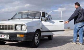 Bu Yolda Arabalar Kendi Kendine Gidiyor