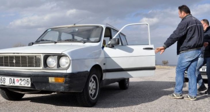 Bu Yolda Arabalar Kendi Kendine Gidiyor