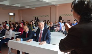Aksaray SGK Üniversite Öğrencilerine Konferans verdi