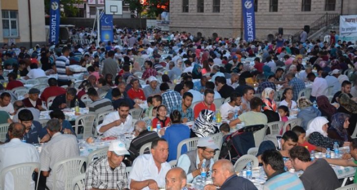 Aksaray Belediyesi Vatandaşlarla İftarda Buluşuyor