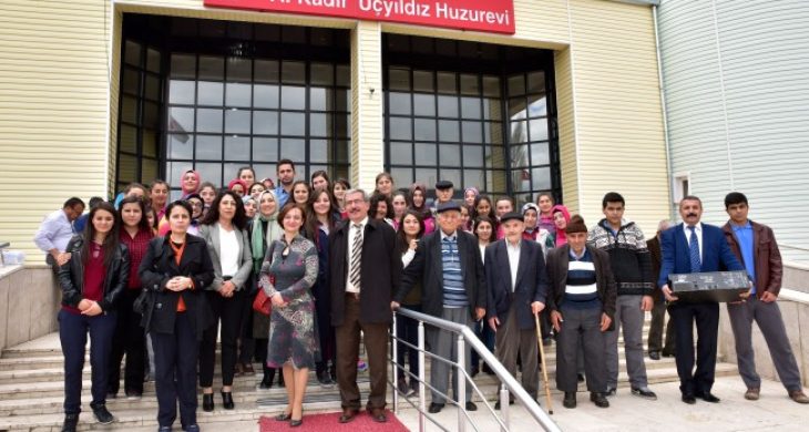 Atatürk Anadolu Lisesi’nden huzurevine anlamlı ziyaret