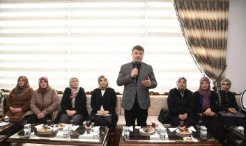 Dinçer, Kursiyerlerle Bir Araya Geldi