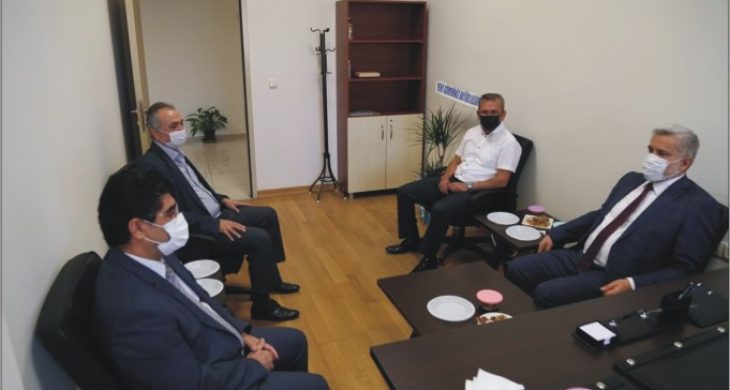 Diş Hekimliği Fakültesi Dekanlığına Prof. Özüdoğru Atandı