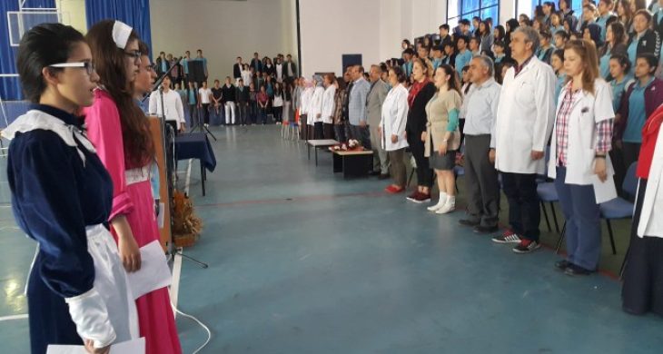 Geleceğin Hemşirelerinden Renkli Kutlama