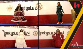 Giysi Kumbarasındaki Kıyafetler Defileye Dönüştü